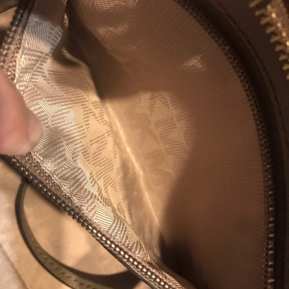 Michael Kors crossbody - Picture 6 of 6